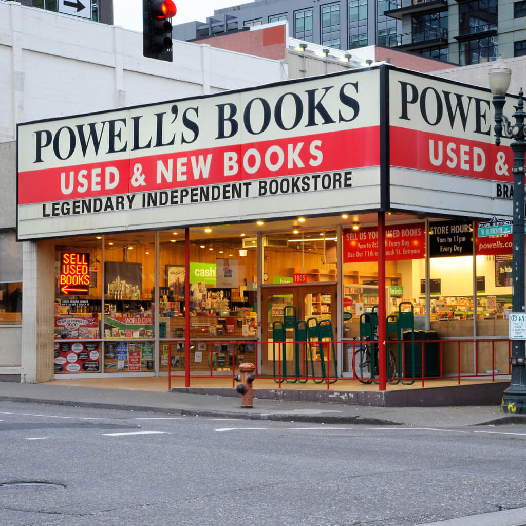 Navigation menu Selling your books to Powell’s Books Chicago. Powell’s Books Chicago does buy used books from the general public as well as overstocks from other sources. We are quite selective about condition and we buy on a book-by-book basis. We will only be able to give you an offer on your books if we have seen them in person.